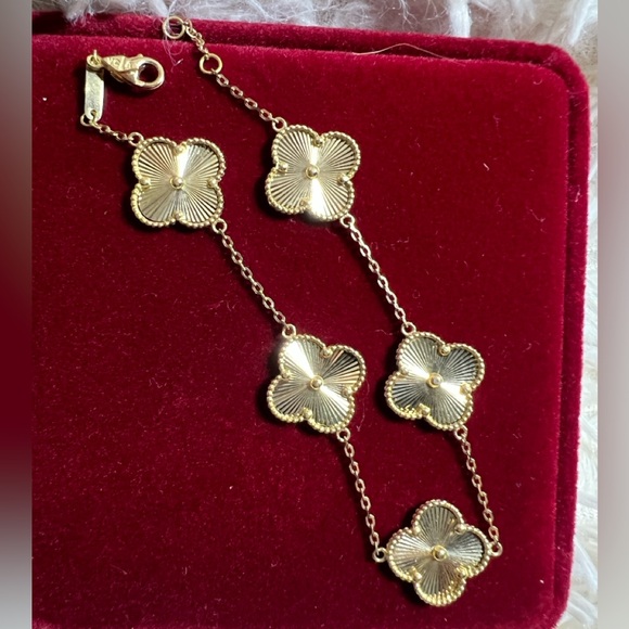 no brand Jewelry - Elegant Gold Flower Bracelet